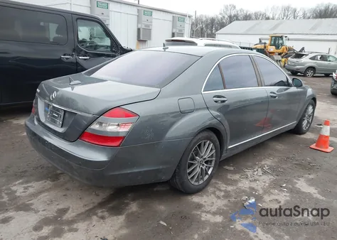 2007 Mercedes-Benz S 550 z USA, uszkodzony, nr VIN WDDNG71X27A015261